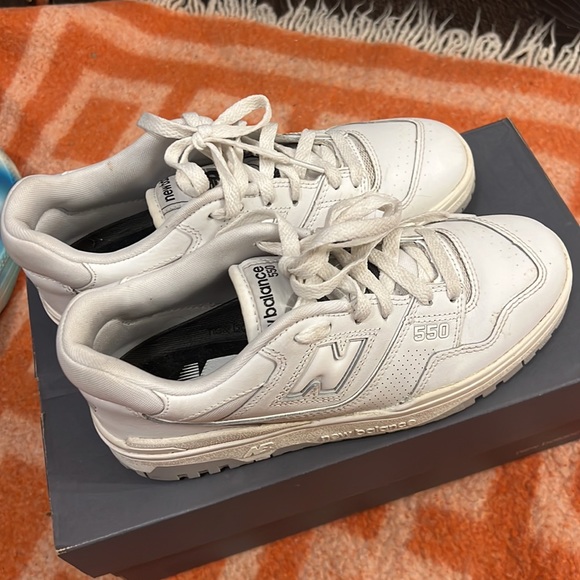 New Balance 550 Logo Patch Lace-Up Sneakers - Picture 2 of 11